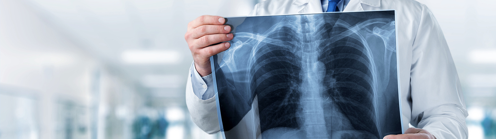 Medico e radiografia